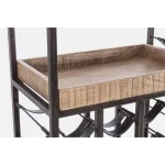 Poličnik za steklenice ELMER . Poličnik za steklenice ELMER je narejena v kombinaciji barvanega jekla ter lesa. Ker je les obdelan ročno, so oblike in