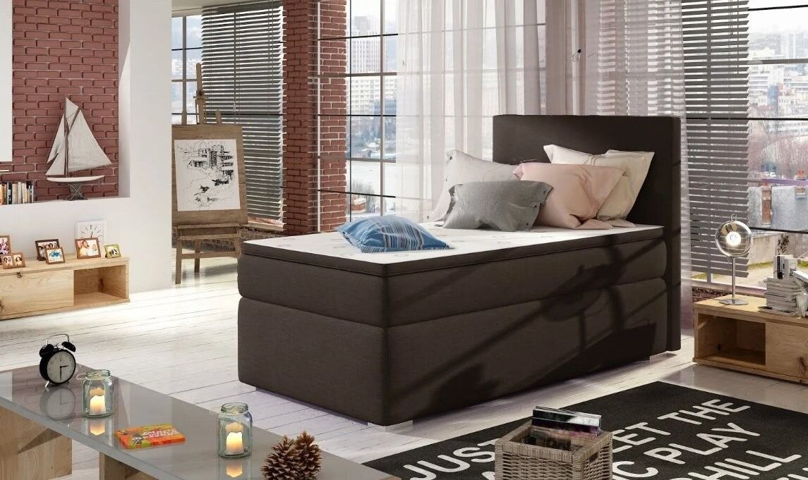 Udobna in kvalitetna postelja ROK 3 vam bo zagotovila miren spanec. Postelja ima predal za shranjevanje vaših stvari. Dobavljiva je v več barvah. Ležišče