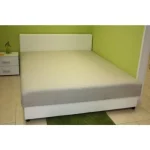 Postelja TINA . Udobna in kvalitetna postelja vam zagotavlja miren spanec. Je dvižna, ima velik predal za shranjevanje vaših stvari. Ležišče je vzmeteno.