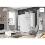 Navpična stenska postelja METULJ je primerna za vzmetnico 140 cm širine. Opremljena je z dodatnimi notranjimi policami. Primerna je tudi za majhno