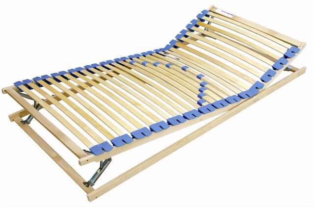 Okvir iz slojnega lesa s 28 vzmetenimi letvicami vam omogoča udoben spanec. V predelu hrbta si lahko nastavite trdoto po vaših potrebah. Pod MOLY TW RALAX
