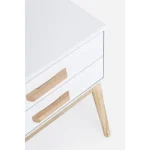 Predalnik 2C ORDINARY bela . Predalnik 2C ORDINARY bela jje elganten kos pohištva, ki popestri vaš prostor. Noge so izdelane iz kakovostnega borovega lesa,