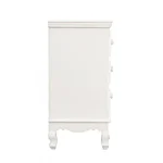 Predalnik 3C CLORINE . Predalnik 3C CLORINE v rustičnem slogu vas bo navdušil. Predalnik ima 3 predale. Dobavljiv je v beli barvi z dodanim motivom cvetic.