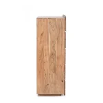 Predalnik 5C ARON . Predalnik 5C ARON ima zaključevanje predala z nepravilnimi robovi (učinek živega lesa), ker se obdeluje ročno, so oblike in velikosti