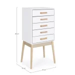 Predalnik 5C ORDINARY bela . Predalnik 5C ORDINARY bela je edinstven in prefinjen kos pohištva, Izdelan je iz trpežnega borovega lesa, kar zagotavlja