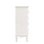 Predalnik CLORINE 4 v rustičnem slogu vas bo navdušil. Predalnik ima 4 predale. Dobavljiv je v beli barvi z dodanim motivom cvetic. Materijal: - MDF