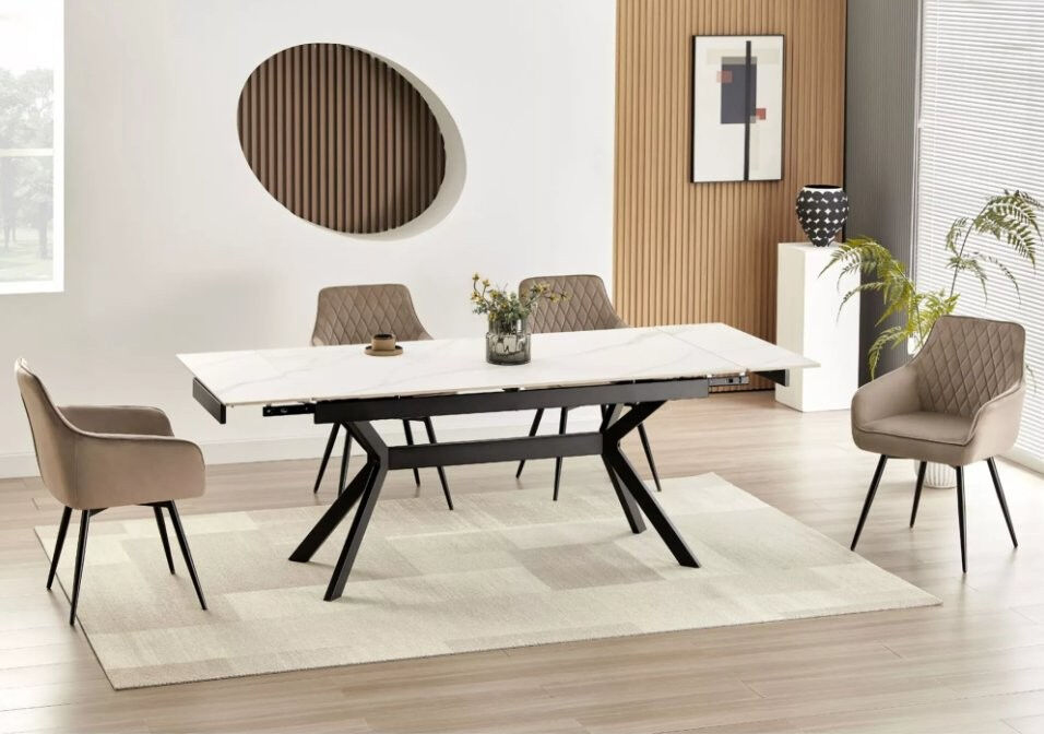 Raztegljiva jedilna miza IMPER je narejena do podrobnosti natančno. Očarali vas bodo njeni prefinjeno narejeni vzorci ter stabilnost. Narejena je iz