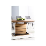 Raztegljiva jedilna miza LEONE hrast . Raztegljiva jedilna miza LEONE je modernega dizajna. Dobavljiva v hrast barvi. Miza je kvalitetna, mizna plošča je