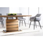 Raztegljiva jedilna miza LEONE hrast . Raztegljiva jedilna miza LEONE je modernega dizajna. Dobavljiva v hrast barvi. Miza je kvalitetna, mizna plošča je