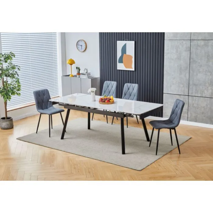 Raztegljiva jedilna miza LOLA 120 Raztegljiva jedilna miza LOLA 120 . Raztegljiva jedilna miza LOLA je modernega ter eleganttnega dizajna. Mizna plošča je narejena iz kvalitetne keramike v