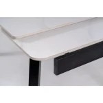 Raztegljiva jedilna miza LOLA 120 . Raztegljiva jedilna miza LOLA je modernega ter eleganttnega dizajna. Mizna plošča je narejena iz kvalitetne keramike v