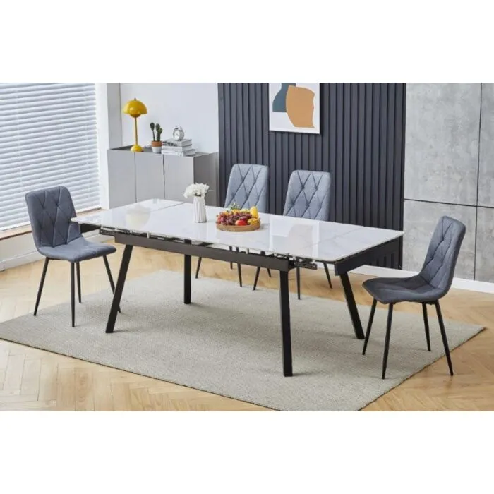 Raztegljiva jedilna miza LOLA 120 Raztegljiva jedilna miza LOLA 120 . Raztegljiva jedilna miza LOLA je modernega ter eleganttnega dizajna. Mizna plošča je narejena iz kvalitetne keramike v