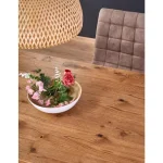 Raztegljiva jedilna miza SAVI je kakovostna jedilna miza, ki se podaljša za kar 90 cm. V vašem domu vam nikoli več ne bo zmanjkalo prostora za obiske.