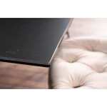 Raztegljiva jedilna miza SOMAL . Raztegljiva jedilna miza SOMAL modernega dizajna. Okvir je narejen iz kovine v črni mat barvi. Mizna plošča je narejena iz