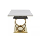 Raztegljiva jedilna miza VILIJA . Raztegljiva jedilna miza VILIJA, je moderna in elegantna jedilna miza, ki se poda v vsak prostor. Mizna plošča je narejena