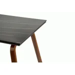 Raztegljiva kuhinjska miza EMA, bo prinesla svežino in eleganco v vaš prostor. Mizna plošča je narejena iz kakovostnega marmorja. Noge so narejene iz