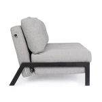 Raztegljivi dvosed HAYDEN bež . Raztegljivi dvosed HAYDEN bež ima jeklene noge z učinkom lesa. Ni vzmeten, ima dvoslojno oblogo pene prekrito z tkanino.