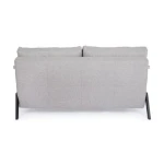 Raztegljivi dvosed HAYDEN bež . Raztegljivi dvosed HAYDEN bež ima jeklene noge z učinkom lesa. Ni vzmeten, ima dvoslojno oblogo pene prekrito z tkanino.