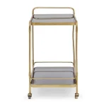 Servirni voziček ORABEL je eleganten kos za vse gostinske ali domače prostore. Njen poseben dizajn vas bo navdušil, saj prinese vašemu prostoru eleganco in