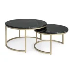 Set 2 klubskih mizic PHOENIX črna . Set 2 klubskih mizic PHOENIX črna vključuje dve klubski mizici narejeni iz jeklenega okvirja, ki imajo belo marmorno