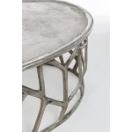 Set 2 klubskih mizic ZAHID . Set 2 klubskih mizic ZAHID je narejen iz aluminija in ima starinski zaključek. V ceno so vključeni dve mizici. Mizice so