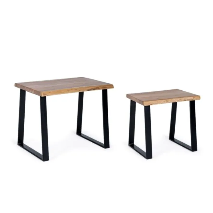 Set2 klubskih miz ARTUR . Set 2 klubskih miz ARTUR ima top iz lesa ter stabilne kovienske noge. Les je ročno oblikovan, kar pomeni, da lahko pride do