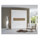 Kompletna spalnica VIŠNJA bo poskrbela za vaš počitek in mir, obenem pa ima veliko prostora za shranjevanje oblačil v garderobni omari za dve osebi. V