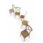 Stol CROSS - siva, je eleganten stol, ki popestri vaš prostor ali okolico. Primeren je tako za jedilnice, kmečke turizme ali opremo gostinskih lokalov.