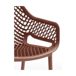 Stol RIO opečnato rdeča . Stol RIO v opečnato rdeči barvi, je moderen stol izdelan iz polipropilena, kateremu so dodana steklena vlakna za še večjo