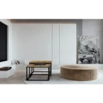 Tabure ARA . Tabure ARA je eleganten, okrogel tabure. Vsebuje fleksibilno peno, ogrodje je narejeno iz lesa. Dodatno stabilnost omogočajo dvocentimeterske