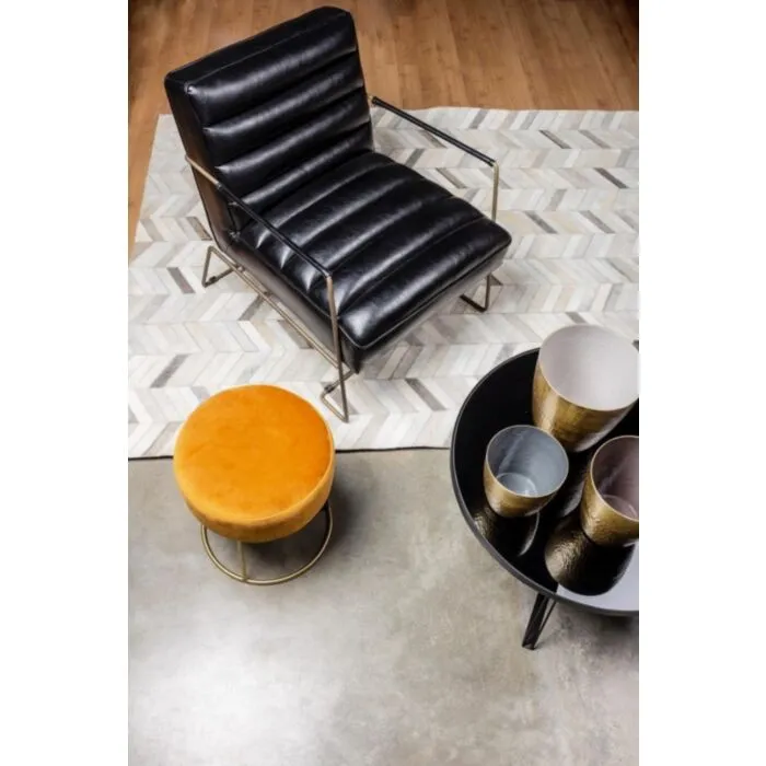 Tabure CLARISSA rumena D35 Tabure CLARISSA rumena D35 . Tabure CLARISSA rumena D35 ima noge iz jekla, sedež je iz poliestra ki ima žametni učinek. Polnjen je z poliuretansko peno.