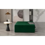 Tabure COLIM . Tabure COLIN je eleganten, pravokoten tabure. Vsebuje fleksibilno peno, ogrodje je narejno iz lesa. Vaši dnevni sobi, spalnici ali predsobi bo