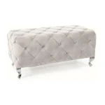 Tabure PRINCESKA . Tabure Princeska, je eleganten kos pohištva, ki popestri vsak prostor. S svojo eleganco, da prostoru poseben čar. Narejen je iz žametnega