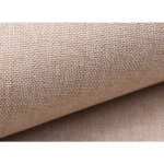 Trosed DAISI 1 . Eleganten trosed DAISI po odlični ceni je primeren za vsak prostor. Poenostavljeni nasloni za roke v kombinaciji s preprosto in robustno