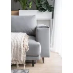 Trosed LILA je izjemno enostaven ter uporaben trosed, primeren za vse dnevne prostore. S pomočjo mehanizma DL, se bo vaš trosed v nekaj trenutkih spremenil v