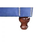 Trosed SAVA vas bo prepričal že s svojim elegantnim videzom. Narejen je iz kakovostnih materialov, ki zagotavljajo udobnost in kakovost. Nogice so narejene