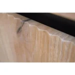 TV omarica MILI hrast je elegantna in funkcionalna izbira za vsak dom. Korpus je izdelan iz kakovostne laminirane plošče debeline 16 mm v nežni hrast barvi,