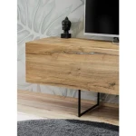 TV regal ALIZA . TV regal ALIZA je narejen iz kvalitetne laminirane plošče s sistemom push- click za odpiranje. Sestavljen je iz treh ločenih visečih