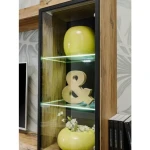 TV regal ALIZA . TV regal ALIZA je narejen iz kvalitetne laminirane plošče s sistemom push- click za odpiranje. Sestavljen je iz treh ločenih visečih