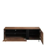 TV regal NAT . TV regal NAT je elegantna in funkcionala TV omarica v modernem stilu. Sloni na lahkih, zelo vitkih nogah. Kombinacija črnega in temnega lesnega