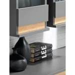 TV regal ODOM . TV regal ODOM je modernega in prefinjenega izgleda. Primeren je za vsak dom. TV regal ODOM je narejen iz kvalitetne laminirane plošče v