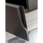 TV regal SONIC . TV regal SONIC je narejen iz kvalitetnih materialov, dobavljiv v dveh različnih barvah. Korpus je iz laminirane plošče 16 mm debeline,