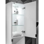 Visoka omara AURORA . Visoka omara AURORA je narejen iz kvalitetne laminirane plošče. Ta kolekcija je posebna, ker uporablja horizontalno rezkanje front. Ima