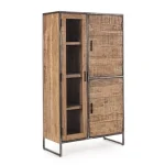 Vitrina ELMER 3A ima kovinske okvirje. Narejena je iz akacijevega lesa in stekla s črnimi kovinskimi nogami. Vitrina je v črni barvi s kombinacijo