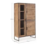 Vitrina ELMER 3A ima kovinske okvirje. Narejena je iz akacijevega lesa in stekla s črnimi kovinskimi nogami. Vitrina je v črni barvi s kombinacijo