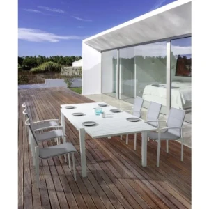 Vrtna miza PELAGIUS BELA . Vrtna miza PELAGIUS BELA iz aluminija. Miza je raztegljiva. Noge ima nastavljive. Barva: - Bela Material: - Aluminij Dimenzije: