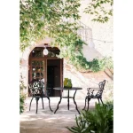 Vrtna miza VICTORIA v antracit barvi. Miza je narejena iz aluminija. Material: - Aluminij Barva: - Antracit Dimenzije: širina: 80 cm višina: 67 cm