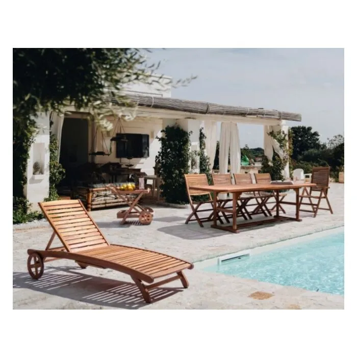 Vrtna raztegljiva miza NOEMI RETT 150-200X90 . Vrtna raztegljiva miza NOEMI RETT 150-200X90 je narejena iz lesa in čez ima oljno oblogo. Material: - Les