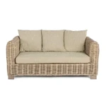 Vrtni dvosed FORTALEZA . Vrtni dvosed FORTALEZA je narejen iz ratana in lesenega okvirja. Blazine imajo snemljivo prevleko (55% bombaž, 45% poliester), kar