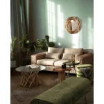 Vrtni dvosed LEANDRO je narejen iz ratana in lesenega okvirja. Blazine imajo snemljivo prevleko (55% bombaž, 45% poliester), kar omogoča lažje vzdrževanje.